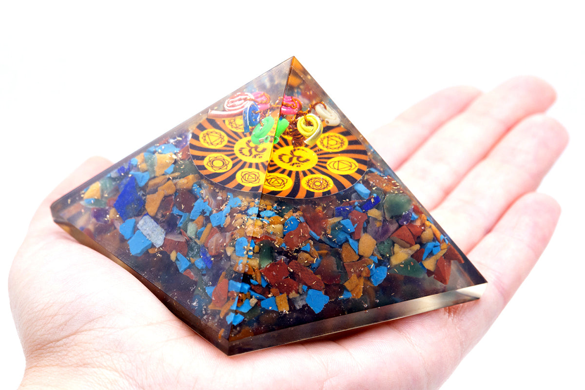 Pyramide Orgonite - Om Chakra - 70mm