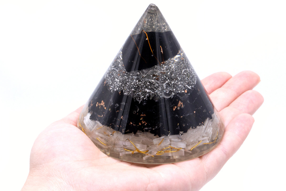 Cone Orgonite - Selenite & Tourmaline Noire Bronze - 90mm