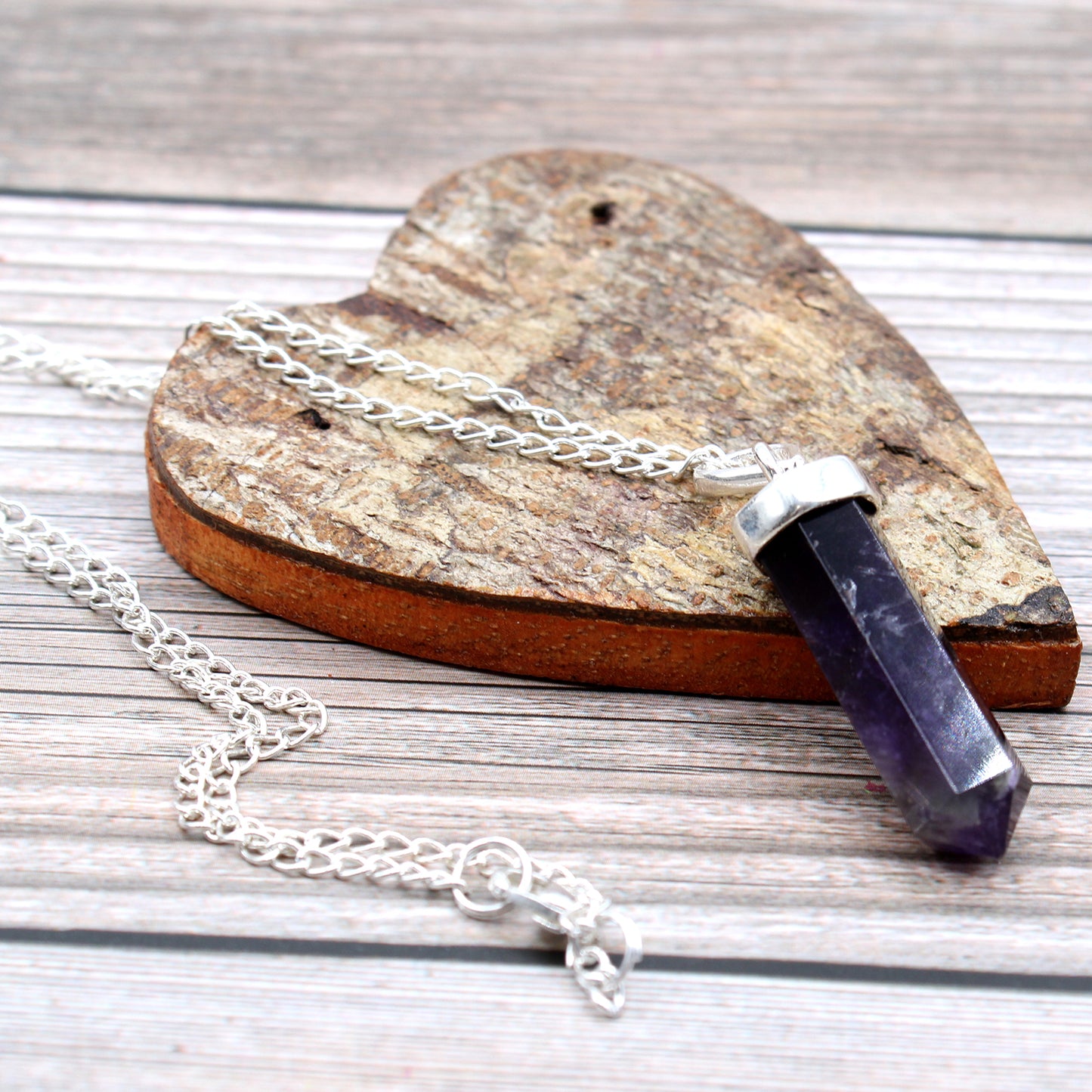 Pendentif pointe classique en pierres précieuses - Améthyste