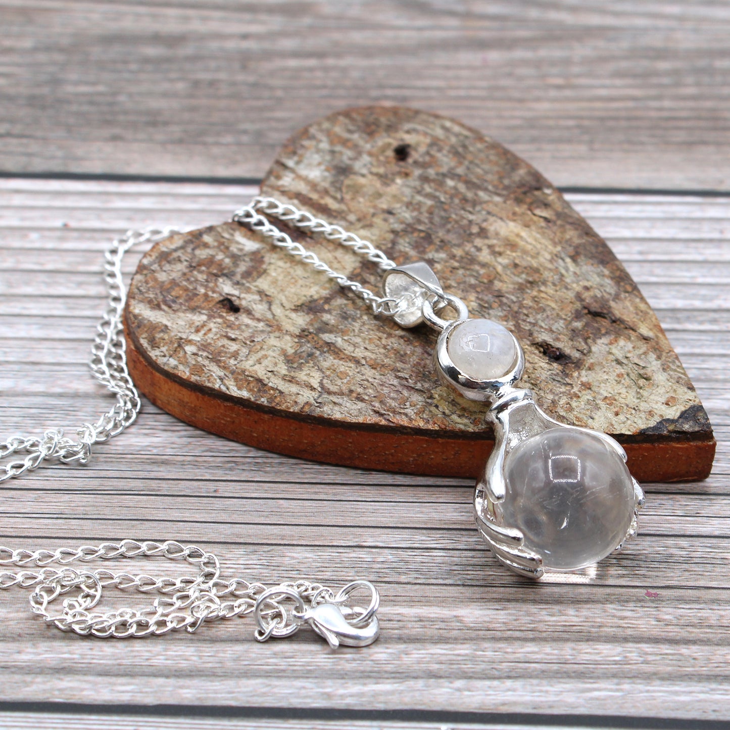 Pendentif Mains Guérissantes en Pierres Précieuses - Quartz de Roche