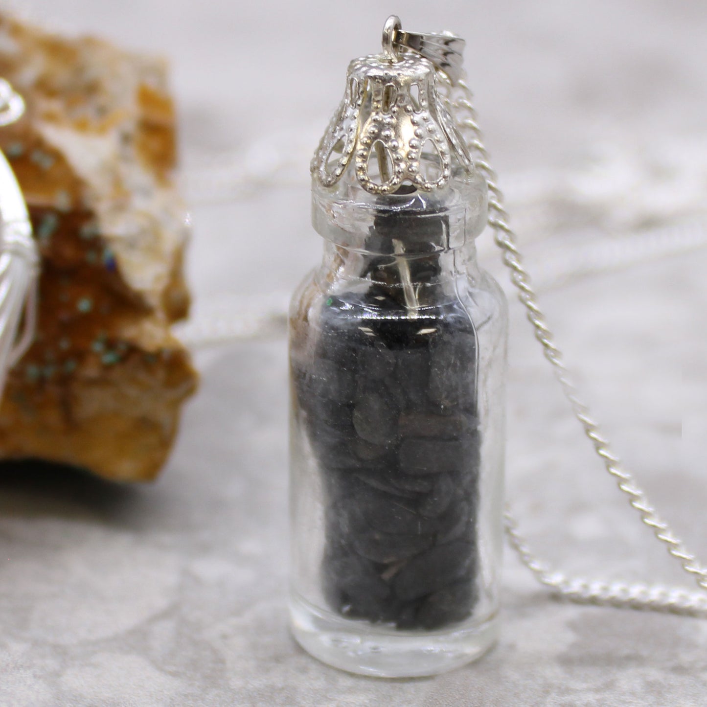 Collier de Pierres Précieuses en Bouteille - Onyx Noir