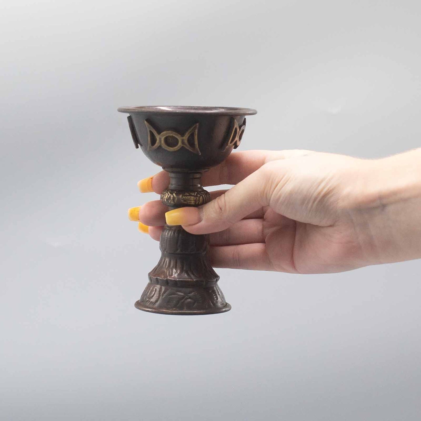 Coupe pour Rituel en Cuivre Antique avec Triple Lune 8x13cm