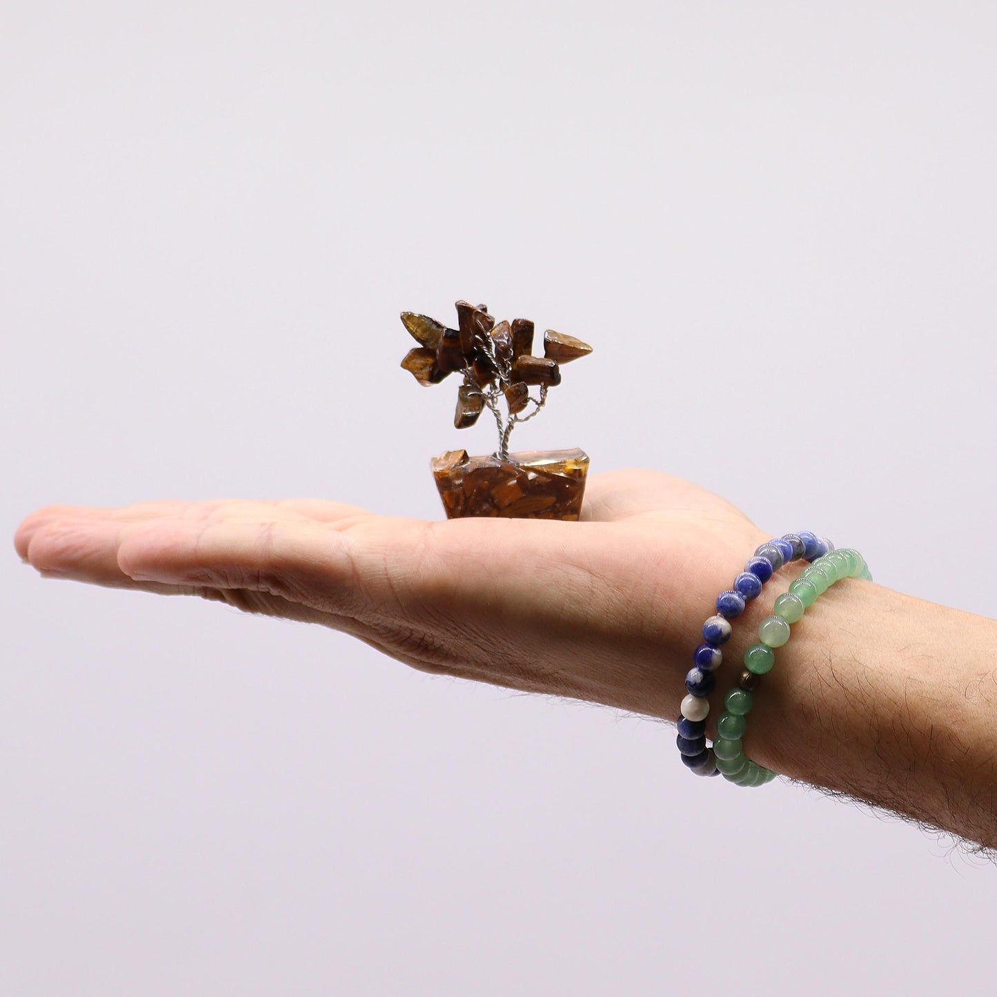 Mini Arbre de Pierres Précieuses sur Base d'Orgonite - Mélange Assorti (15 pierres)