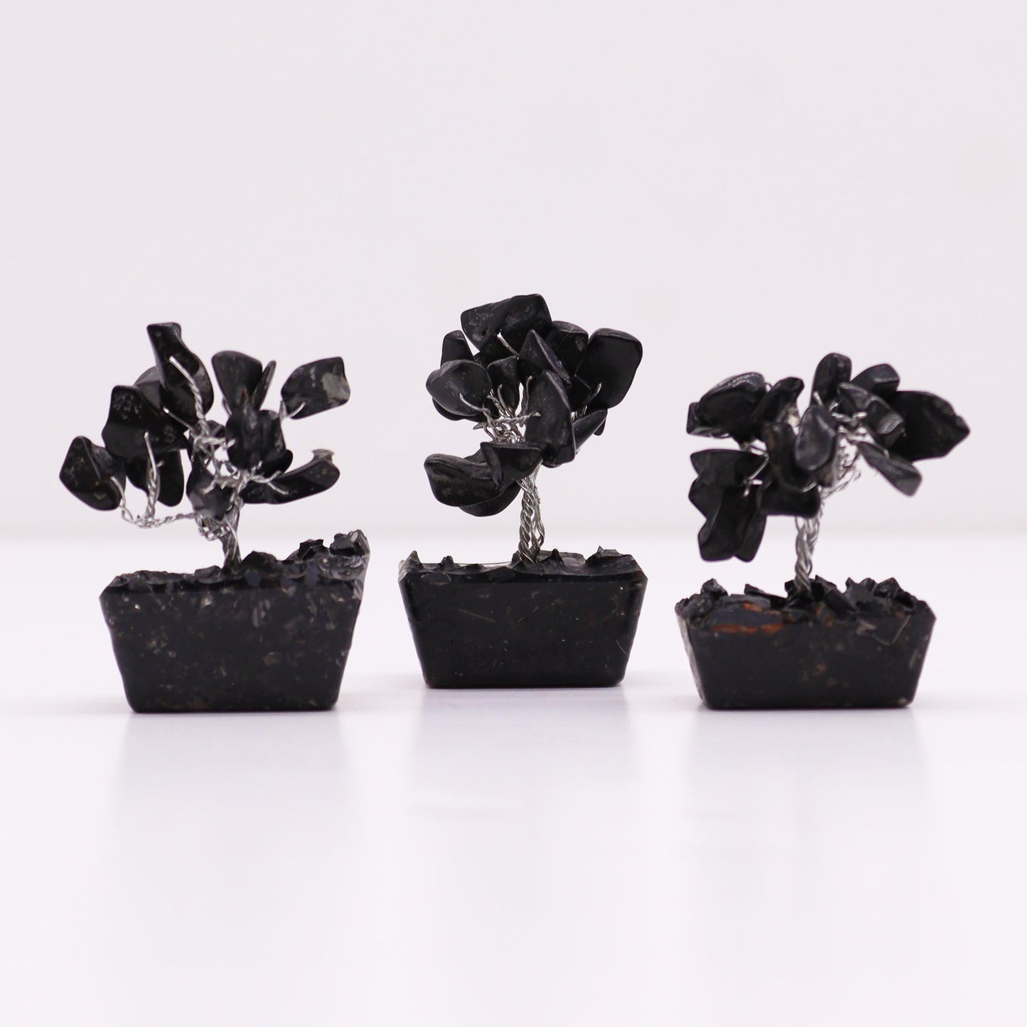 Mini Arbre de Pierres Précieuses sur Base d'Orgonite - Agate Noire (15 pierres)