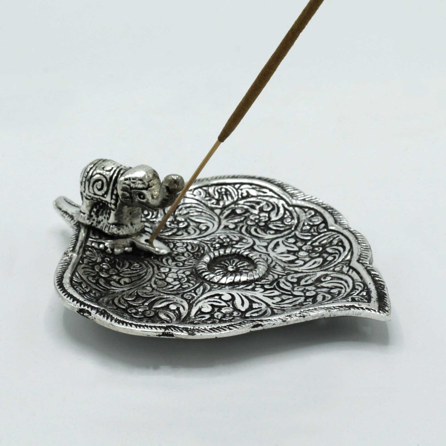 Porte Encens Feuille Éléphant en Aluminium Poli 11cm