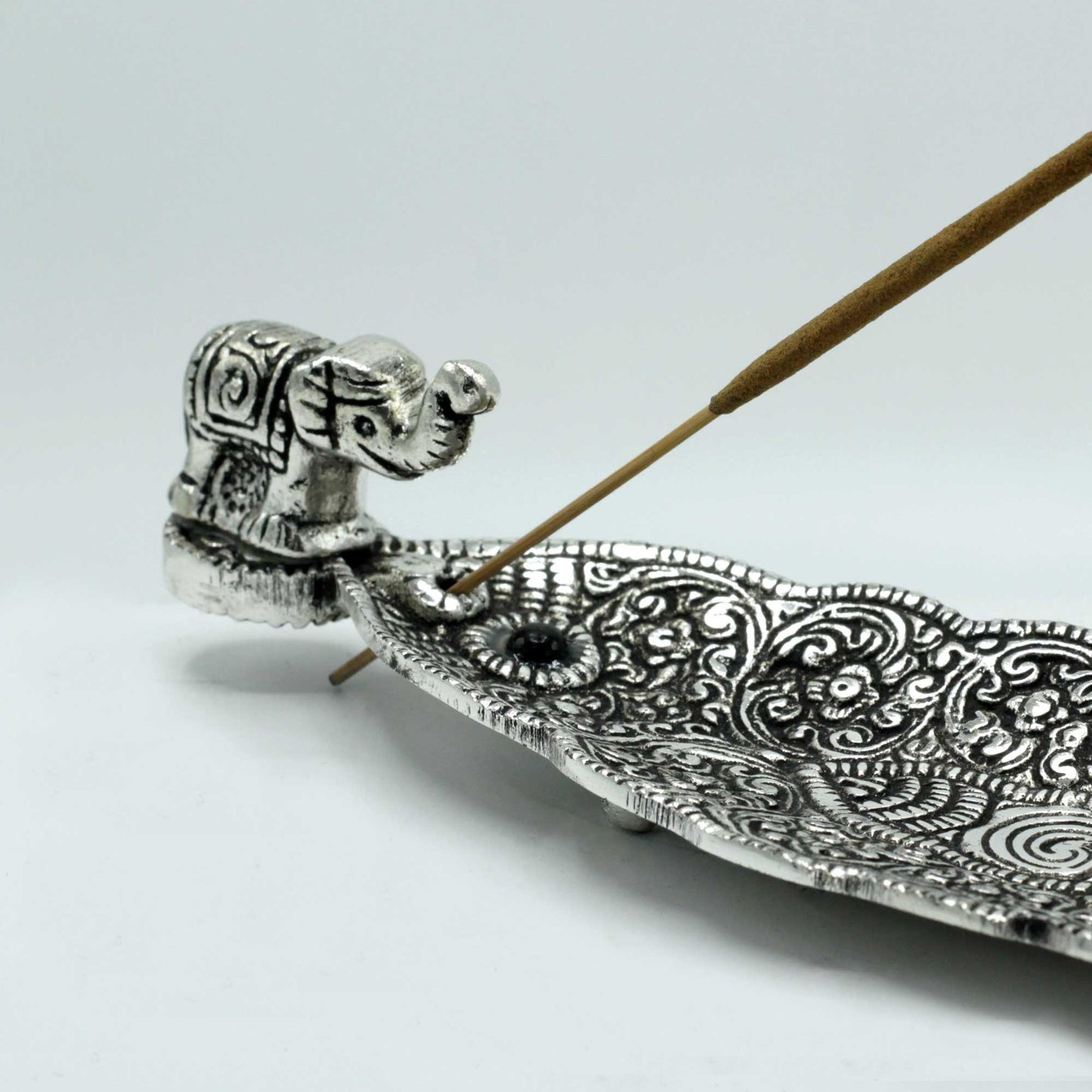 Porte-Encens Long Éléphant en Aluminium Poli 20cm