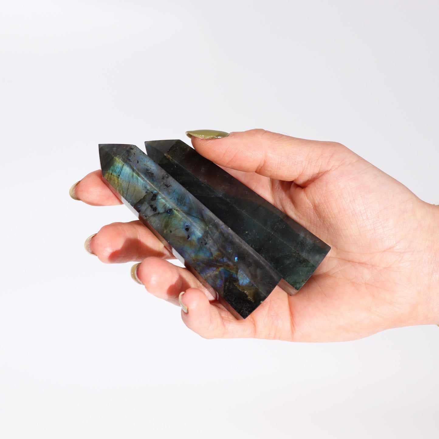 Points de Labradorite de Madagascar (environ 63-93g 80-90mm x25mm)