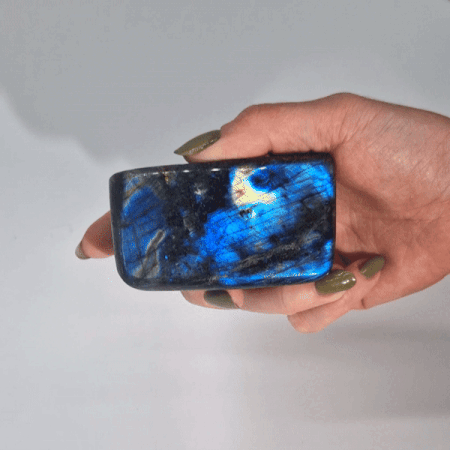 Pierres Moyennes de Labradorite de Madagascar (environ 250-370g 65-90mm)