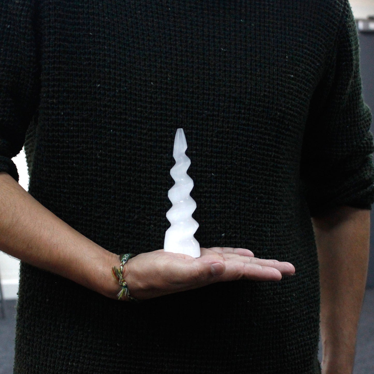 Tour Sélénite spirale licorne - 15 cm