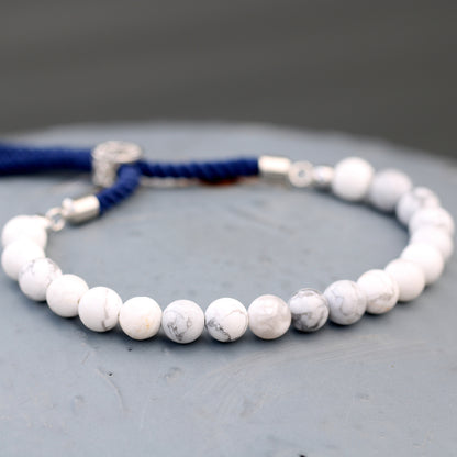 Bracelet en Gemme plaqué argent 925 - Cordon Bleu foncé - Howlite Blanche