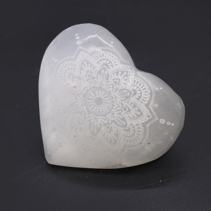 Coeur Sélénite - 7-8cm - Gravé Mandala